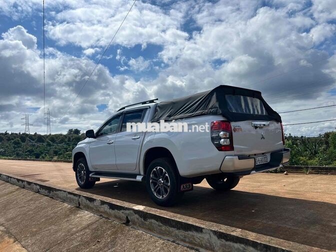 Mitsubishi Triton 2021 AT 4x2 Mivec Premium Trắng