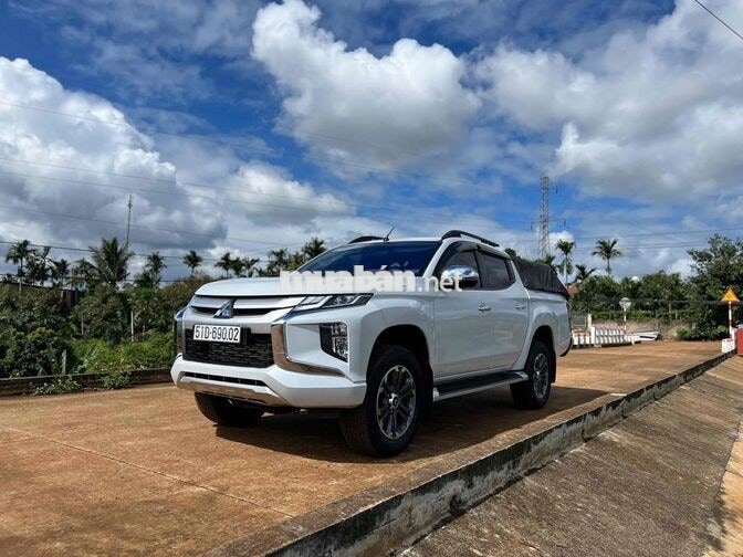 Mitsubishi Triton 2021 AT 4x2 Mivec Premium Trắng