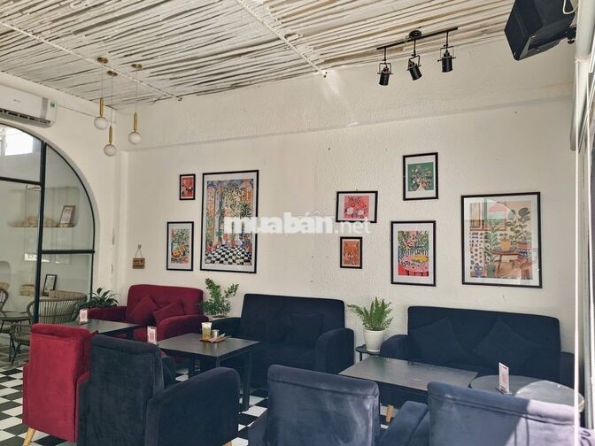 Sang quán cafe bistro có hồ Koi 180m² Bình Thạnh, có bếp, full setup