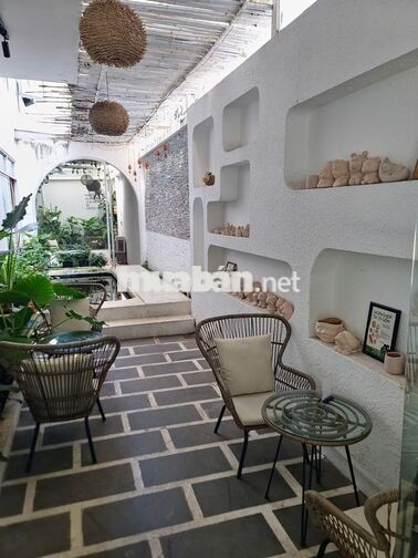 Sang quán cafe bistro có hồ Koi 180m² Bình Thạnh, có bếp, full setup