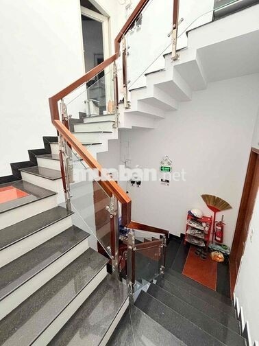 NHÀ CHÍNH CHỦ 4x16m, 4 TẦNG. HẺM 6m. THU NHẬP 360tr/NĂM.