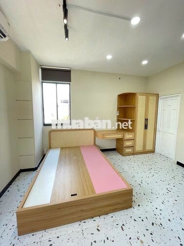 Phan Xích Long - Căn hộ dịch vụ ban công cửa sổ siêu thoáng 