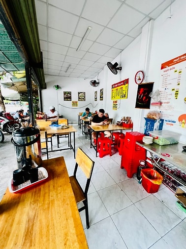 SANG QUÁN PHỞ BÒ GÓC NGÃ TƯ ĐHT3  SONG HÀNH, Q12