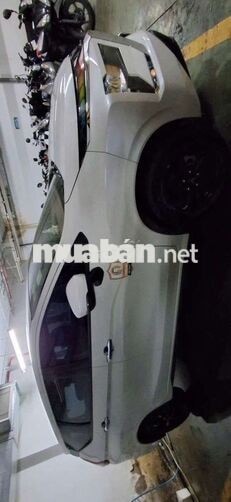 Mitsubishi Xpander 7 chỗ Trắng biển vàng