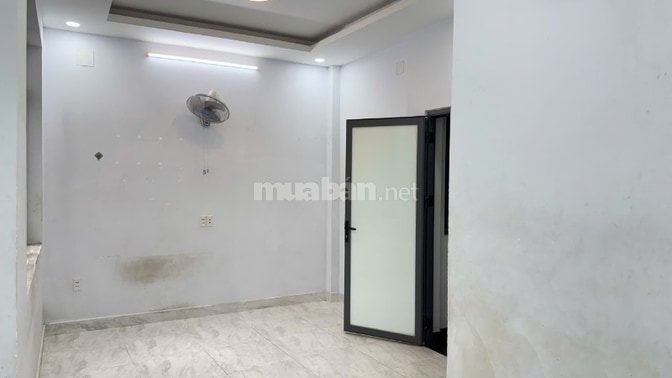 CHO THUÊ NHÀ HẼM 2M (XM) LÝ NAM ĐẾ, P. MINH PHỤNG, Q. 11, 11TR.
