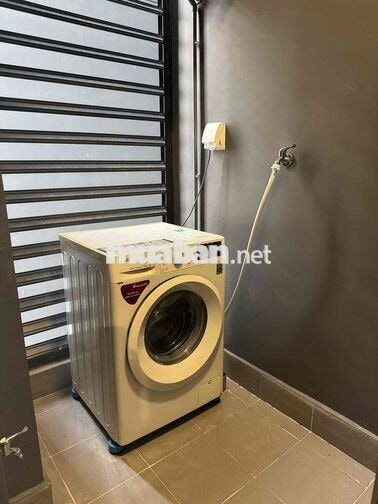 chính chủ cho thuê studio toà bervely mới bàn giao