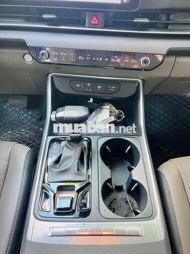 Kia Carnival 2.2 Dầu Luxury 2025 Lướt 25.000km