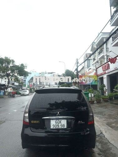 Mitsubishi Grandis 7 chỗ Tự động Đen