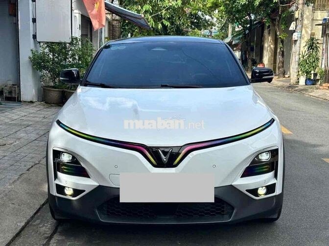 cần bán nhanh xe lướt bản full options giá tốt