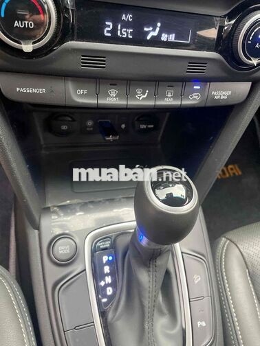 Hyundai Kona 1.6 T Tự động Trắng 9915 km