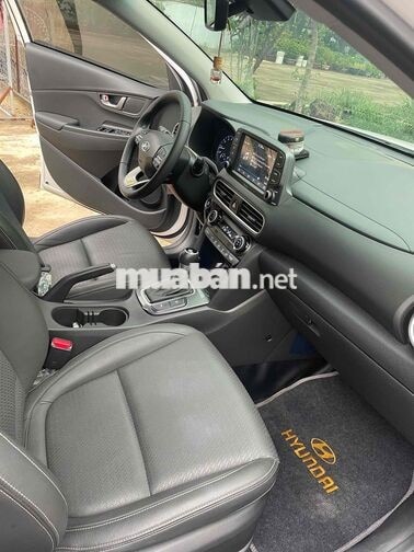 Hyundai Kona 1.6 T Tự động Trắng 9915 km
