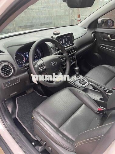 Hyundai Kona 1.6 T Tự động Trắng 9915 km