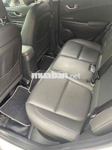 Hyundai Kona 1.6 T Tự động Trắng 9915 km