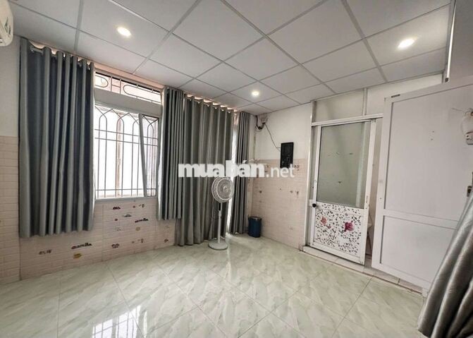 Bán nhà 3 tầng 61m2 Sử Dụng Hiệp Bình đối diện Gigamall