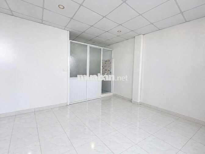 Bán nhà 3 tầng 61m2 Sử Dụng Hiệp Bình đối diện Gigamall