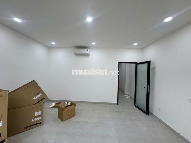 Cho thuê nguyên căn Cityland có thang máy, cho làm văn phòng chia sẻ