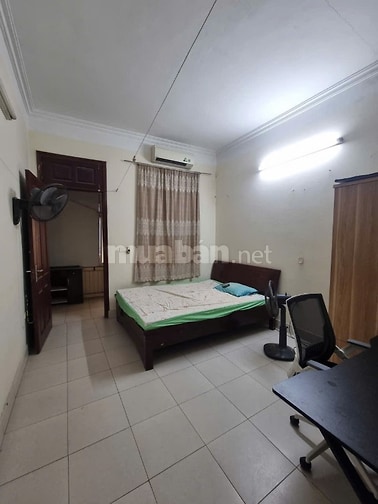 Cho thuê nhà phố Hoàng Văn Thái, 3 ngủ, 2 vệ sinh, giá 9 triệu/tháng