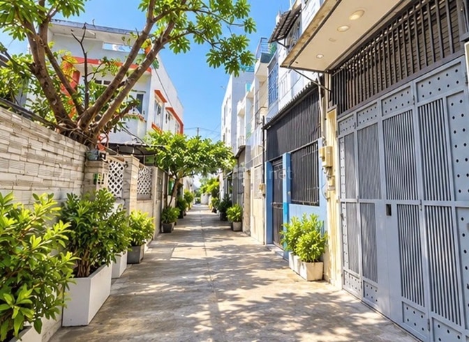 BÁN NHÀ ĐƯỜNG XE HƠI QUỐC LỘ 13, GẦN VẠN PHÚC CITY, 3 TẦNG, 65M2, 6 TY