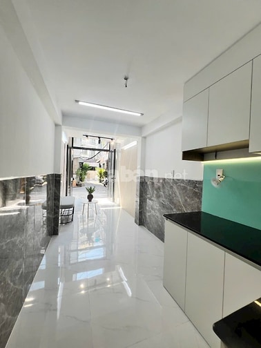 NHÀ GẤP BÁN HẺM XE HƠI TRỆT 3 LẦU