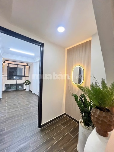 NHÀ GẤP BÁN HẺM XE HƠI TRỆT 3 LẦU