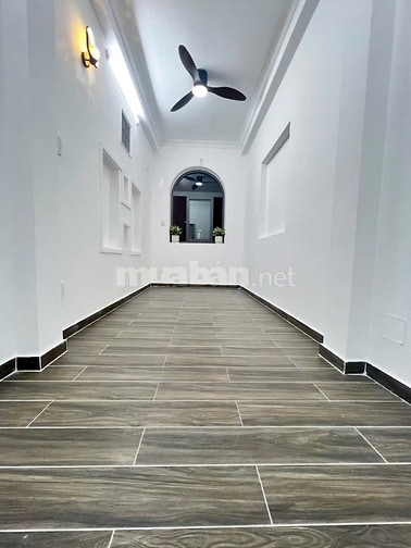 NHÀ GẤP BÁN HẺM XE HƠI TRỆT 3 LẦU