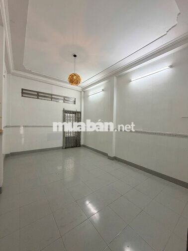 Nhà 3 lầu 4PN đường Lê Chân chỉ 11 triệu