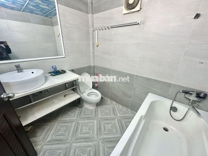 Nhà 2 Lầu 3PN Mặt Tiền Gần Vincom Hùng Vương chỉ 8 triệu