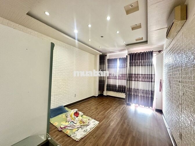 Nhà 2 Lầu 3PN Mặt Tiền Gần Vincom Hùng Vương chỉ 8 triệu