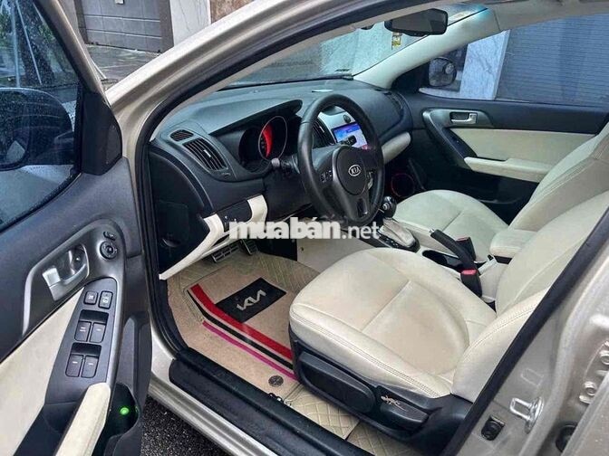 Kia Cerato 2024 Vàng cát 5 chỗ