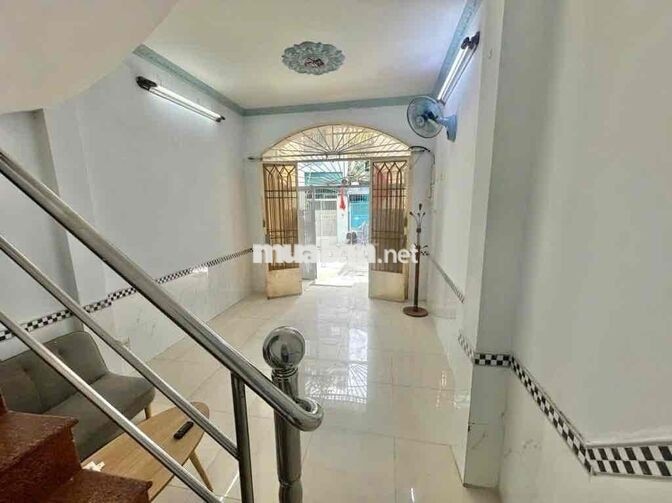 Nhỉnh 5 Tỷ - Nguyễn Đình Chiểu - PHÚ NHUẬN - 2 Tầng - 35M2 - HẺM 3 GÁC