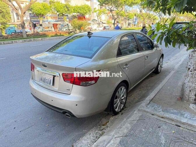 Kia Cerato 2024 Vàng cát 5 chỗ
