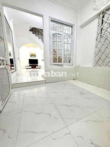 CHÍNH CHỦ GIẢM GIÁ BÁN GẤP NHÀ GẦN HỒ TÂY - Ô TÔ ĐỖ CỔNG