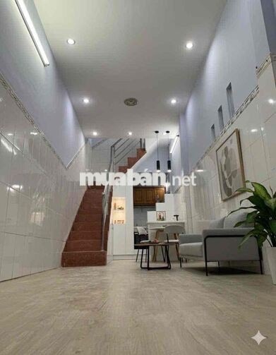 nhà kế bến xe Q8 giá rẻ bất ngờ