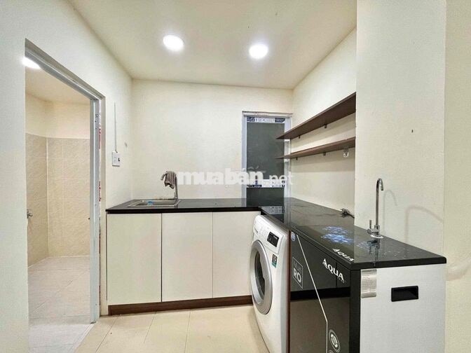 Căn hộ 1PN 45m2 Tách bếp mặt tiền Ngô Quyền Quận 5 kế đại học Y Dược