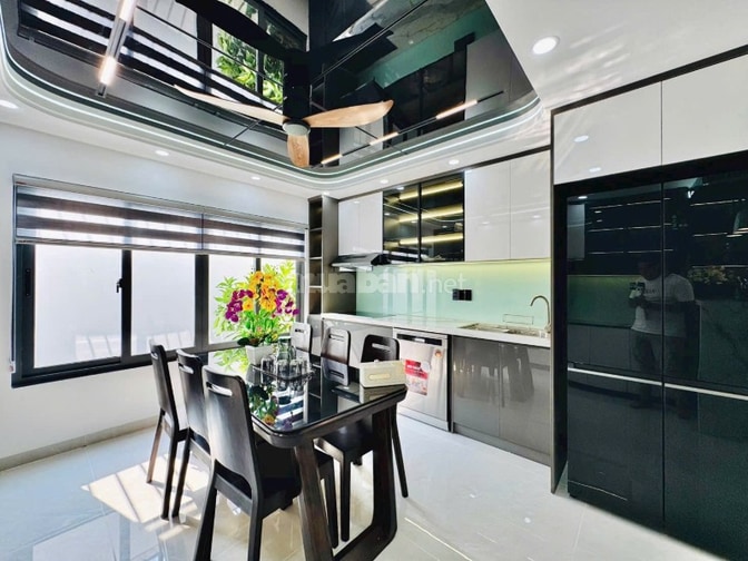 Nhà 4 lầu THANG MÁY Cao cấp hẻm xe hơi Phạm Văn Chiêu, P9, Q.Gò Vấp, g