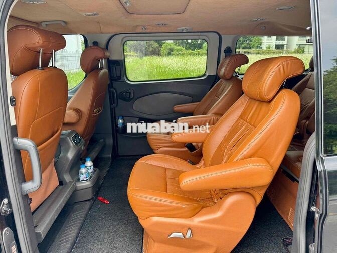 Ford Turneo Titanium 9 chỗ Tự động Việt Nam Đen