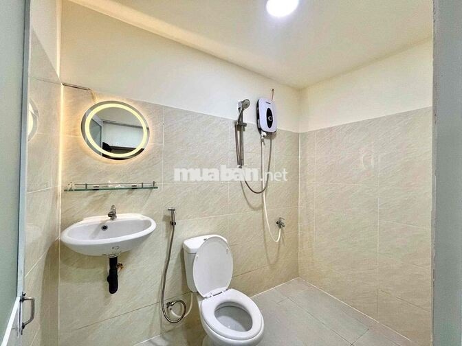 Căn hộ 1PN 45m2 Tách bếp mặt tiền Ngô Quyền Quận 5 kế đại học Y Dược