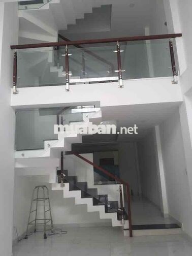 cần bán gấp căn nhà phố ngã 3 chợ đường