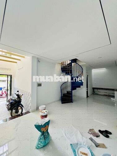 Cho Thuê Nhà Mới Sạch Sẻ 1Trệt 1Lầu 2Pn 2Wc Có Kệ Tủ Bếp Hẻm Xe Tải