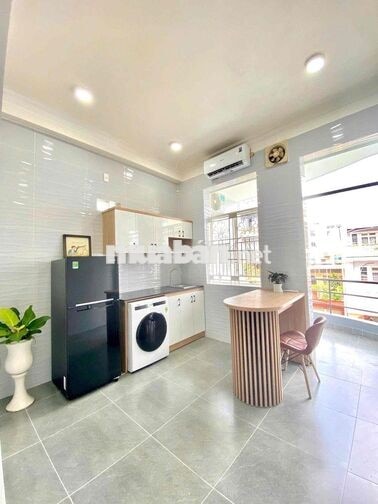 Cho thuê căn hộ 1PN tách bếp, ban công siêu rộng, máy giặt riêng tại T