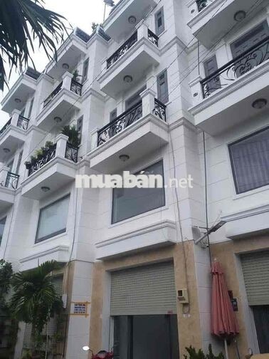 cần bán gấp căn nhà phố ngã 3 chợ đường
