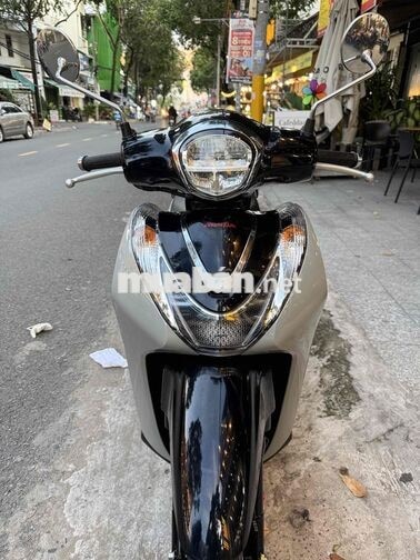 Honda SH Mode 2022 Bạc 3827 km