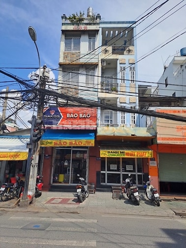  CHO THUÊ NHÀ MẶT TIỀN TRUNG TÂM THỊ TRẤN HÓC MÔN . VỊ TRÍ VÀNG KD