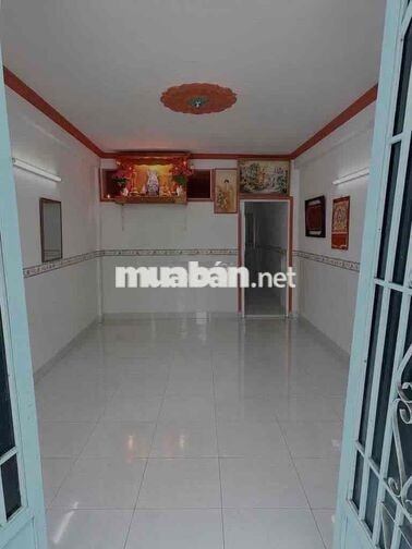 40 m² (Ngang 4m x Dài 10m), 1 trệt 2 lầu,  3 pn, 3 wc. Nhà phố hẻm xe