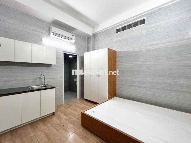 PHÒNG TRỌ KHÔNG GÁC, SẴN MÁY LẠNH MỚI 100%, Ở LIỀN, CÓ THANG MÁY