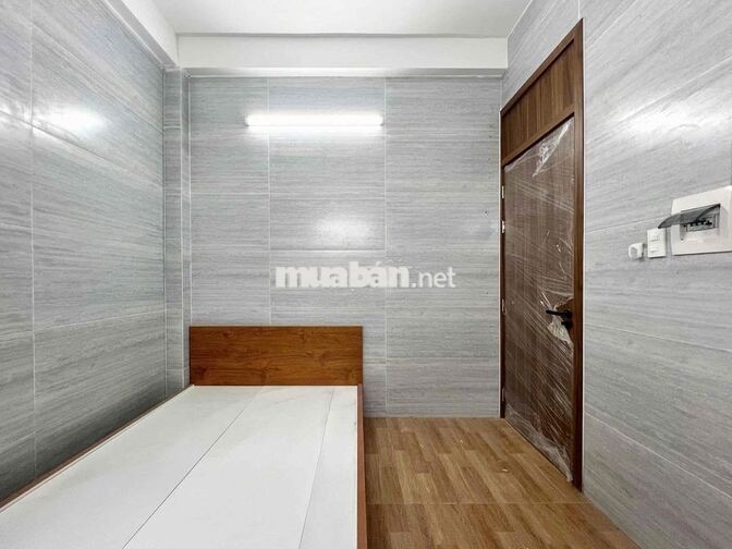 PHÒNG TRỌ KHÔNG GÁC, SẴN MÁY LẠNH MỚI 100%, Ở LIỀN, CÓ THANG MÁY