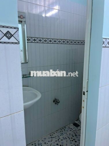 Bán Nhà Nguyên Căn tại Trung Tâm quận 11 gần siêu thị và trường học 