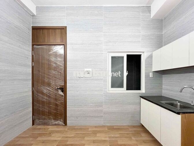 PHÒNG TRỌ KHÔNG GÁC, SẴN MÁY LẠNH MỚI 100%, Ở LIỀN, CÓ THANG MÁY