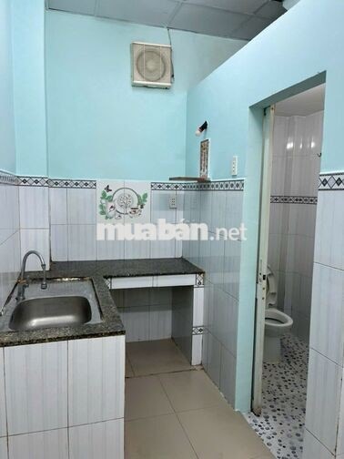 Bán Nhà Nguyên Căn tại Trung Tâm quận 11 gần siêu thị và trường học 