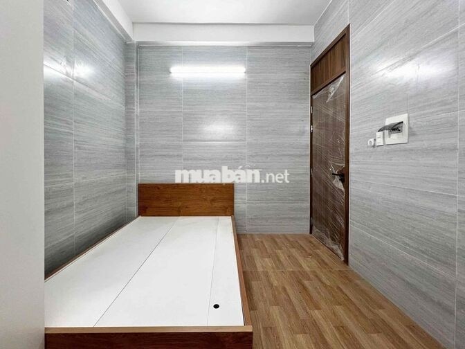 PHÒNG TRỌ KHÔNG GÁC, SẴN MÁY LẠNH MỚI 100%, Ở LIỀN, CÓ THANG MÁY